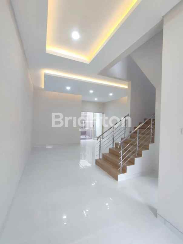 dijual rumah manyar kertoadi