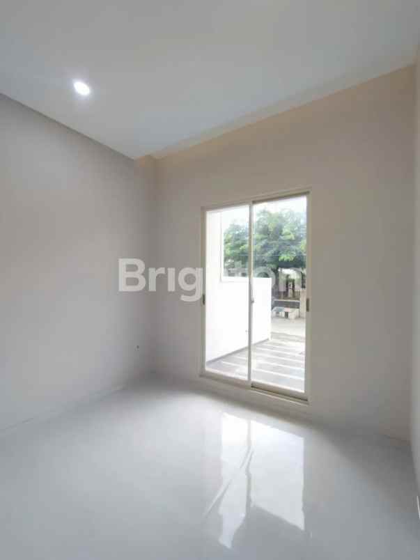 dijual rumah manyar kertoadi