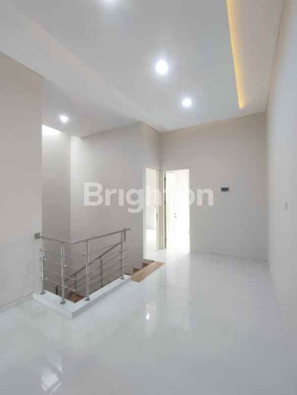 dijual rumah manyar kertoadi