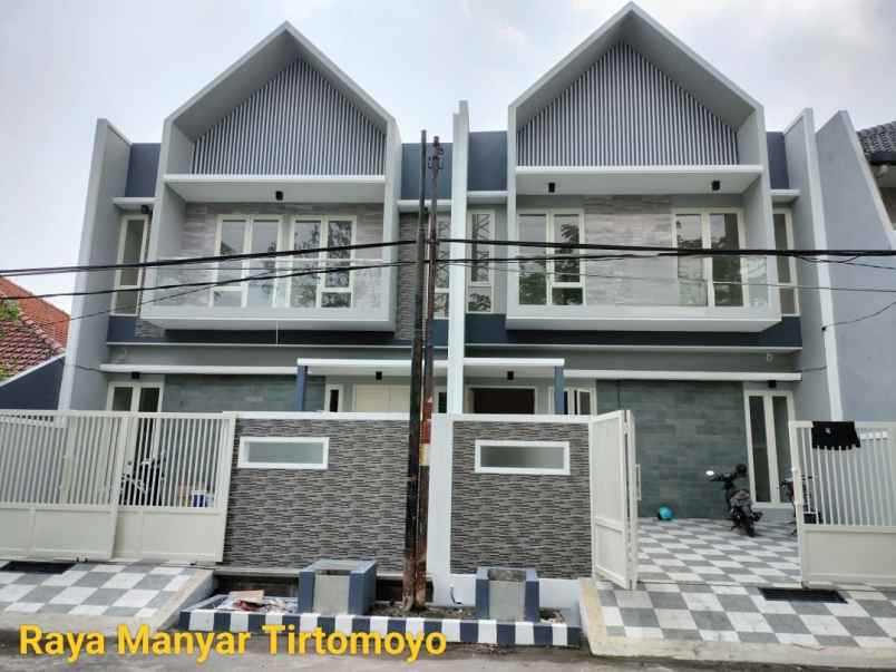 dijual rumah manyar tirtomoyo