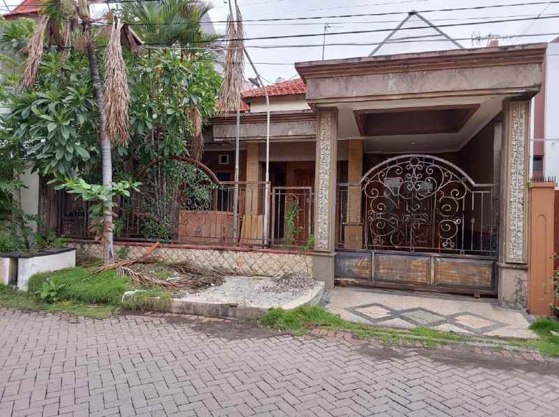 dijual rumah manyar tirtoyoso