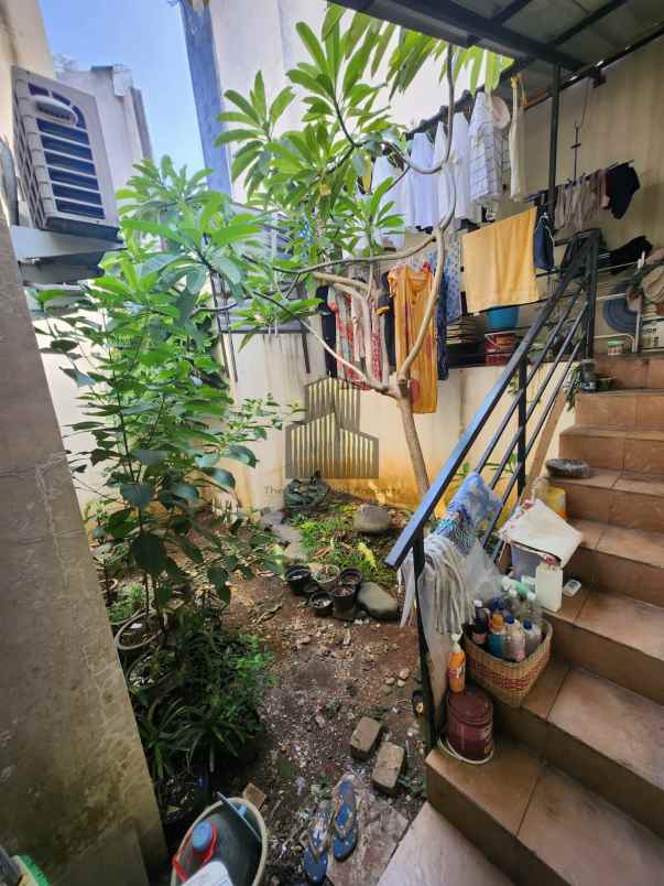 dijual rumah manyaran