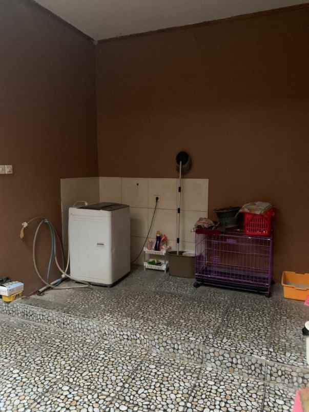 dijual rumah margacinta