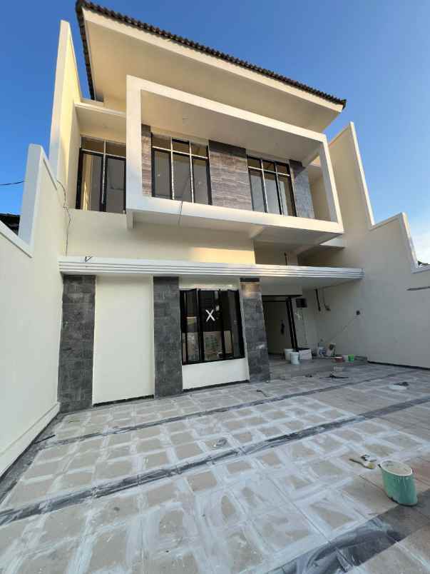 dijual rumah medayu utara