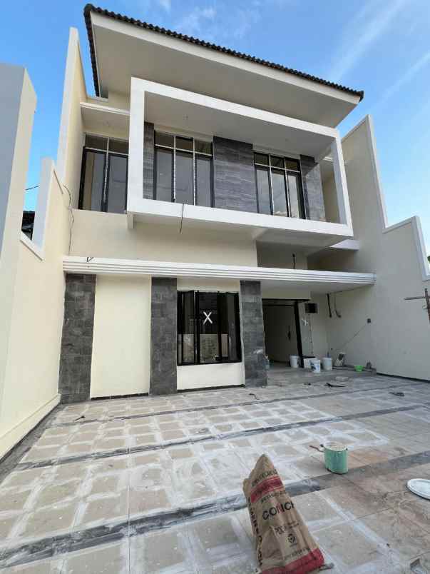 dijual rumah medayu utara
