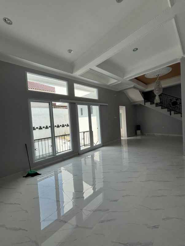 dijual rumah megapolitan cinere depok