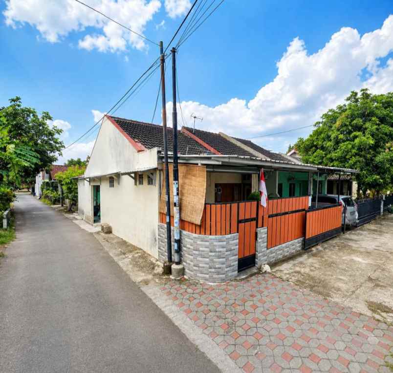dijual rumah mejing