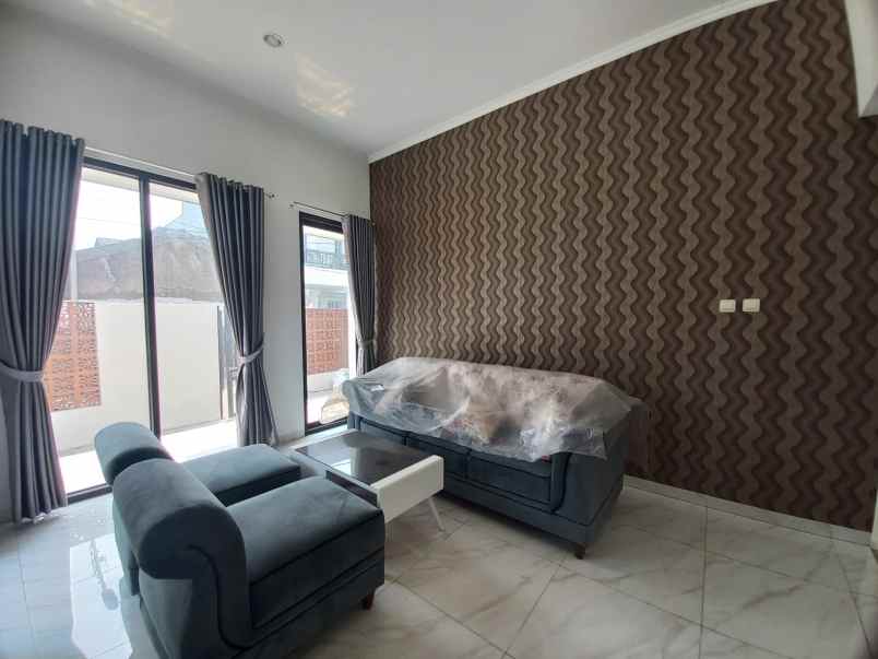 dijual rumah meruya jakarta barat