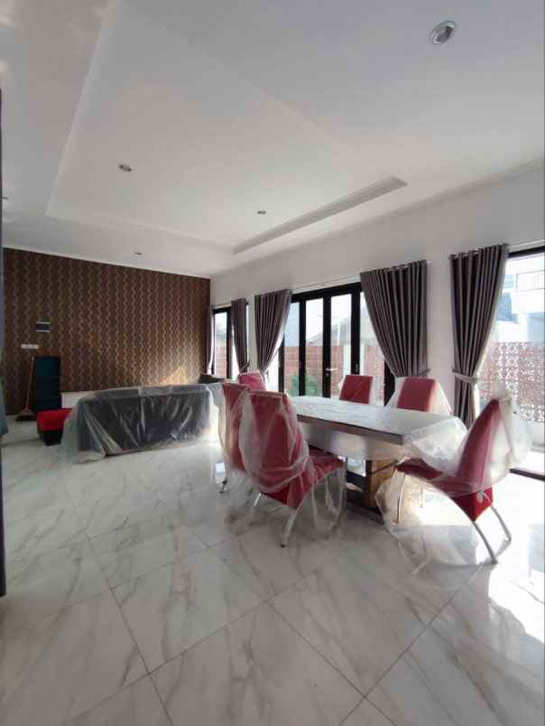 dijual rumah meruya jakarta barat