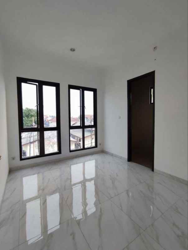 dijual rumah meruya jakarta barat