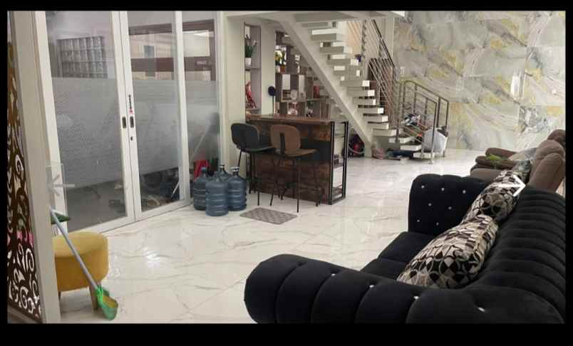 dijual rumah mewah swimming pool di margahayu bandung