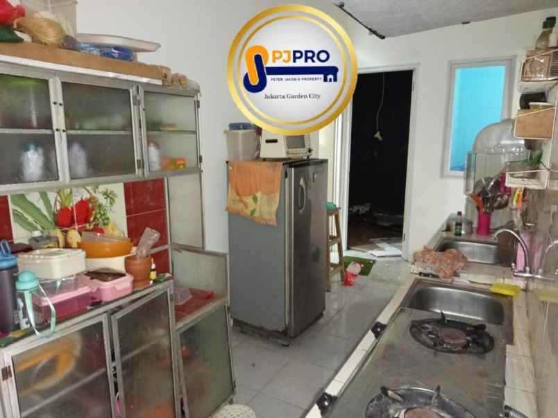 dijual rumah mungil 2unit gandeng di daerah buni bakti