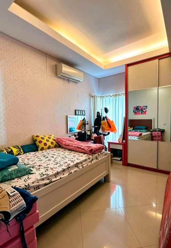 dijual rumah ngesrep