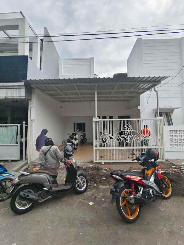 dijual rumah nginden intan