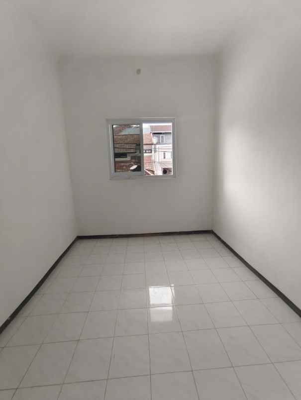 dijual rumah nginden intan