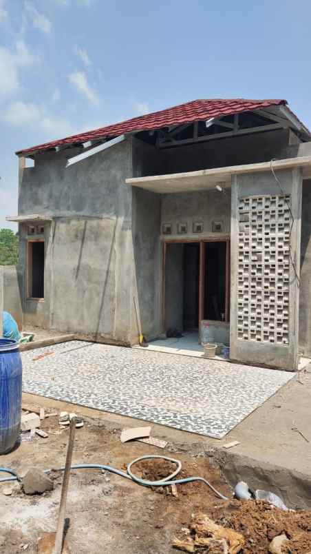 dijual rumah ngrembel