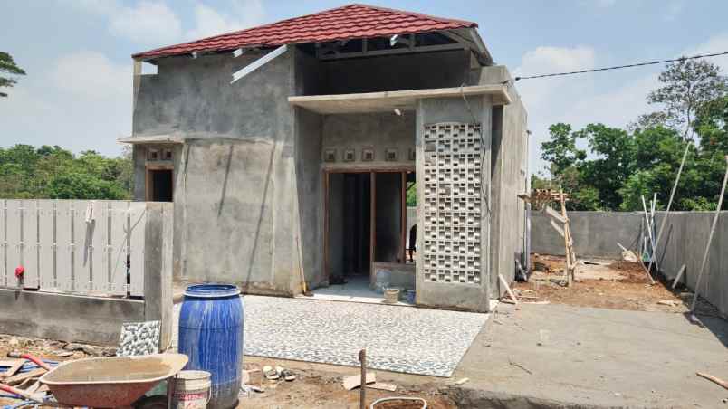 dijual rumah ngrembel