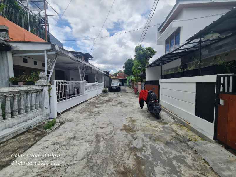 dijual rumah nogotirto