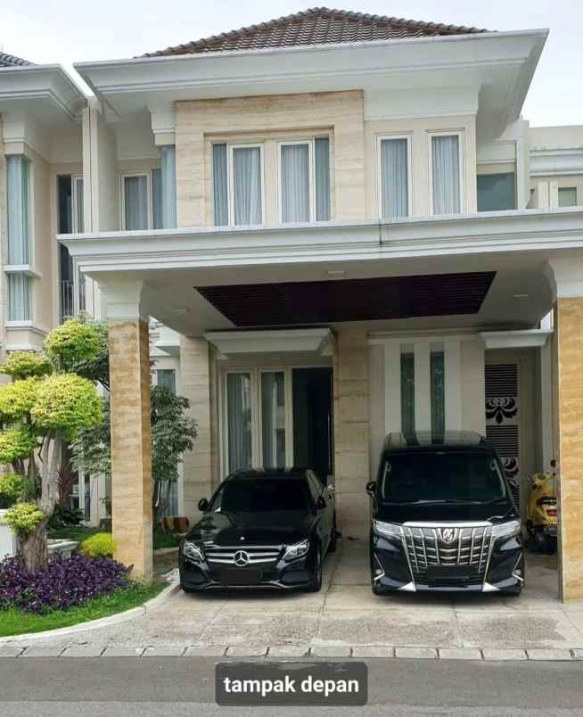 dijual rumah pakuwon indah la riz golf