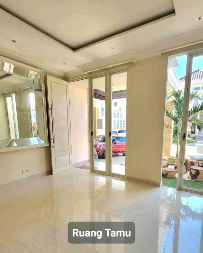 dijual rumah pakuwon indah la riz golf