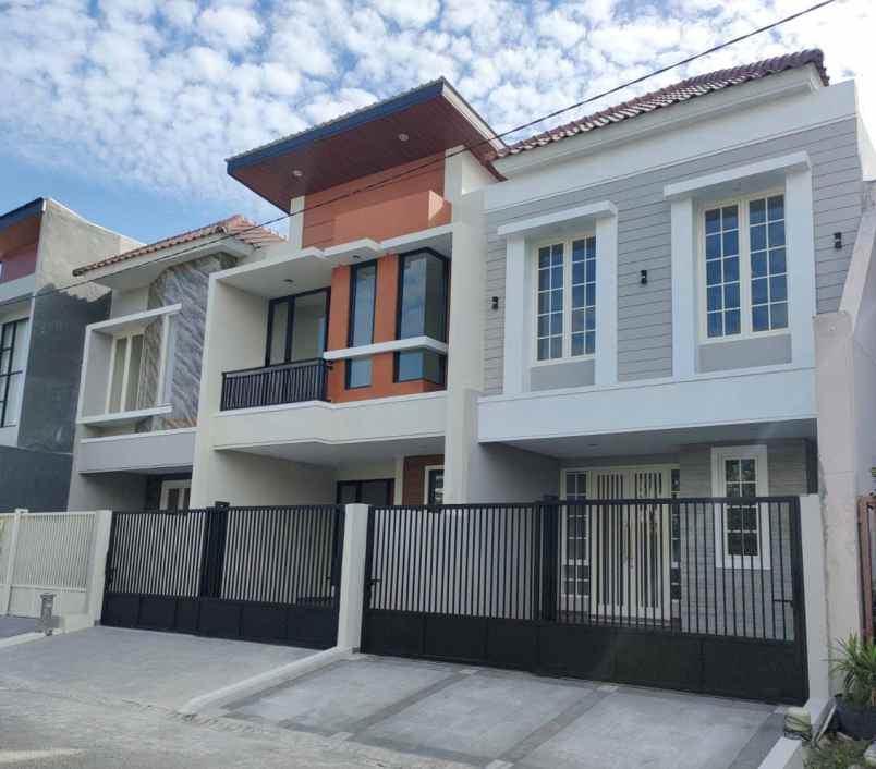 dijual rumah pantai mentari