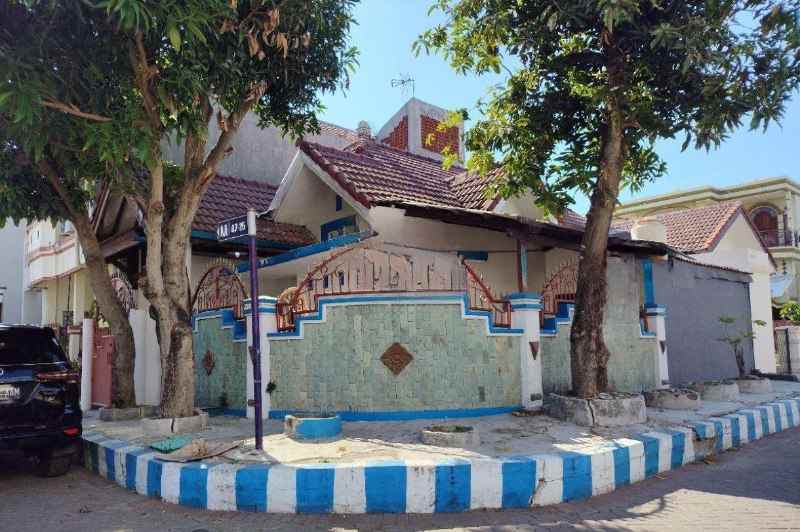 dijual rumah pantai mentari surabaya