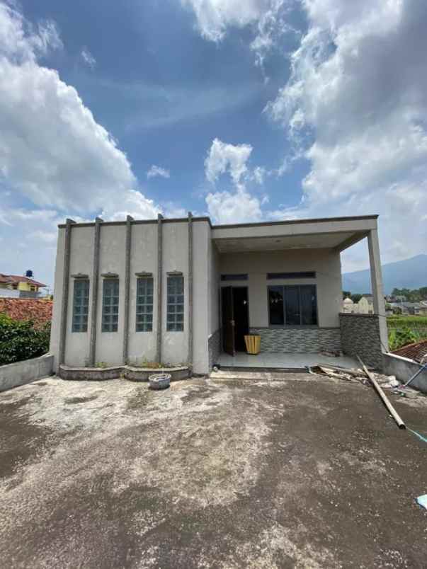 dijual rumah pataruman