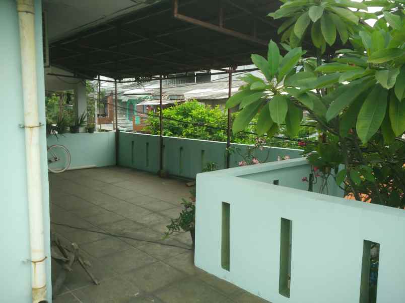 dijual rumah permata biru