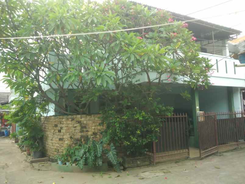 dijual rumah permata biru