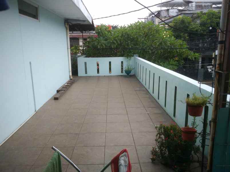 dijual rumah permata biru