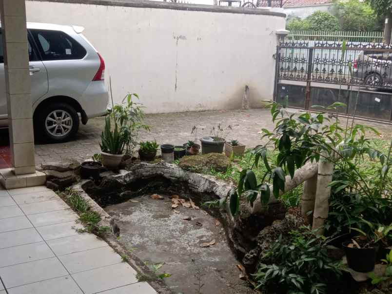 dijual rumah pertukangaan utara