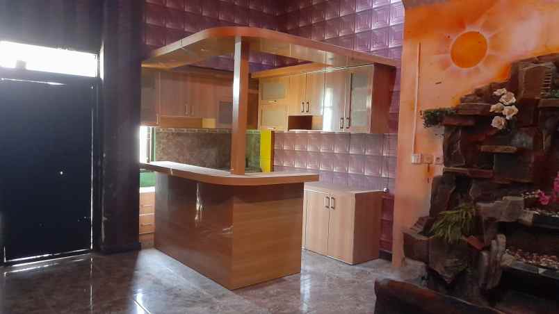 dijual rumah perum bumi indah persada