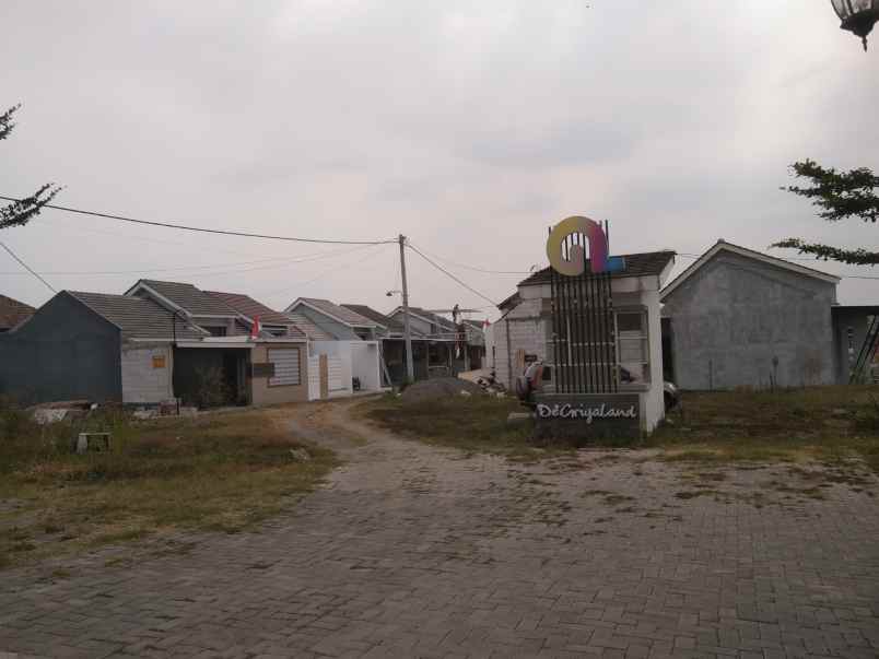 dijual rumah perum de griya land b 18