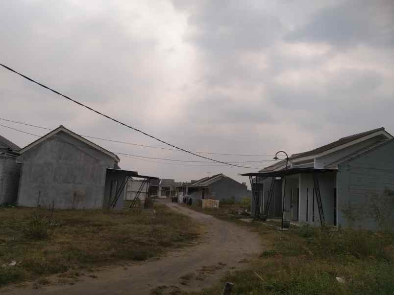 dijual rumah perum de griya land b 18