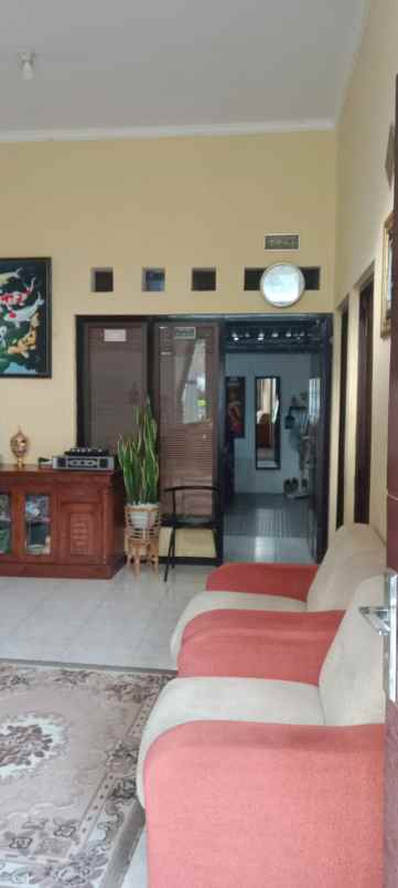 dijual rumah perum toyomarto indah