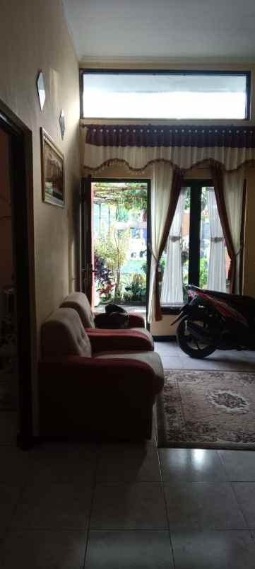 dijual rumah perum toyomarto indah