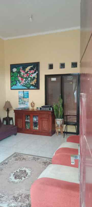 dijual rumah perum toyomarto indah