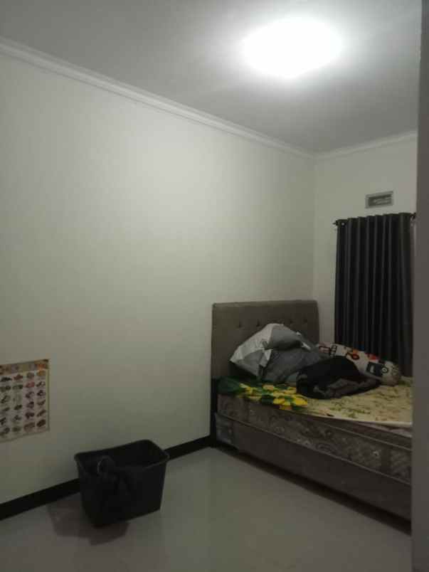 dijual rumah perumahan kiara sari