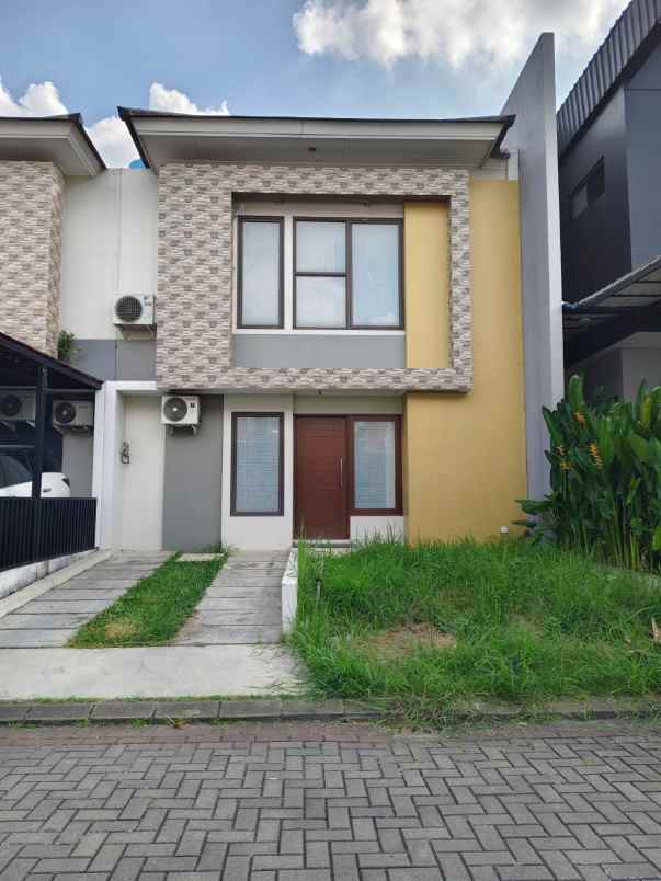 dijual rumah perumahan premier serenity