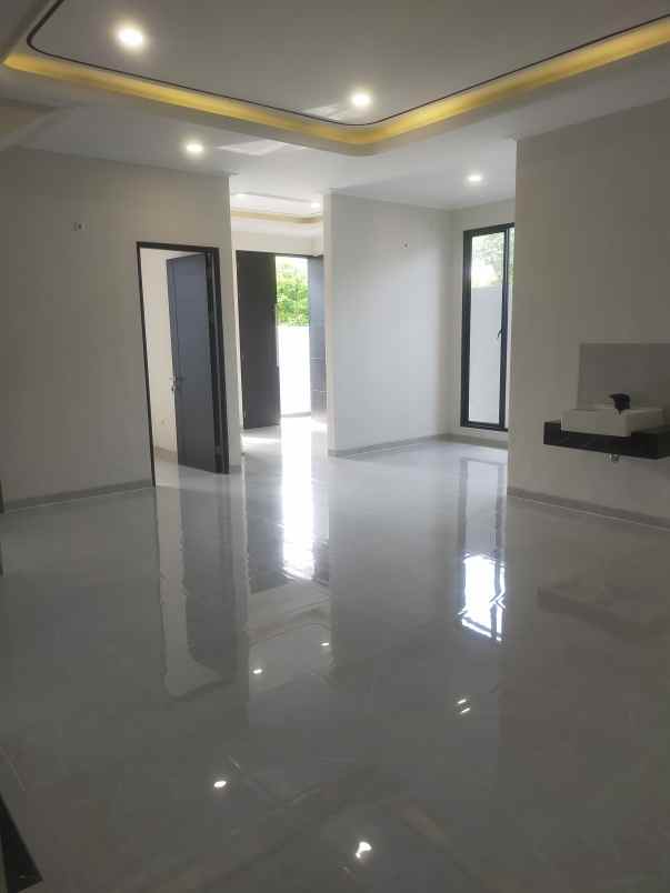 dijual rumah perumahan sutorejo prima