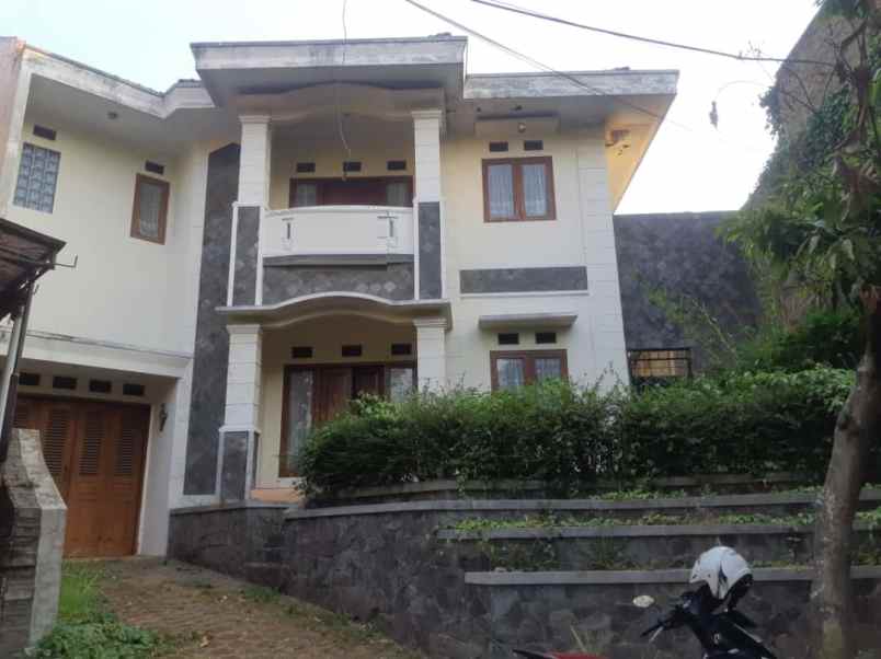 dijual rumah perumahan tamansari bukit