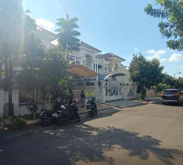 dijual rumah perumahan the royal
