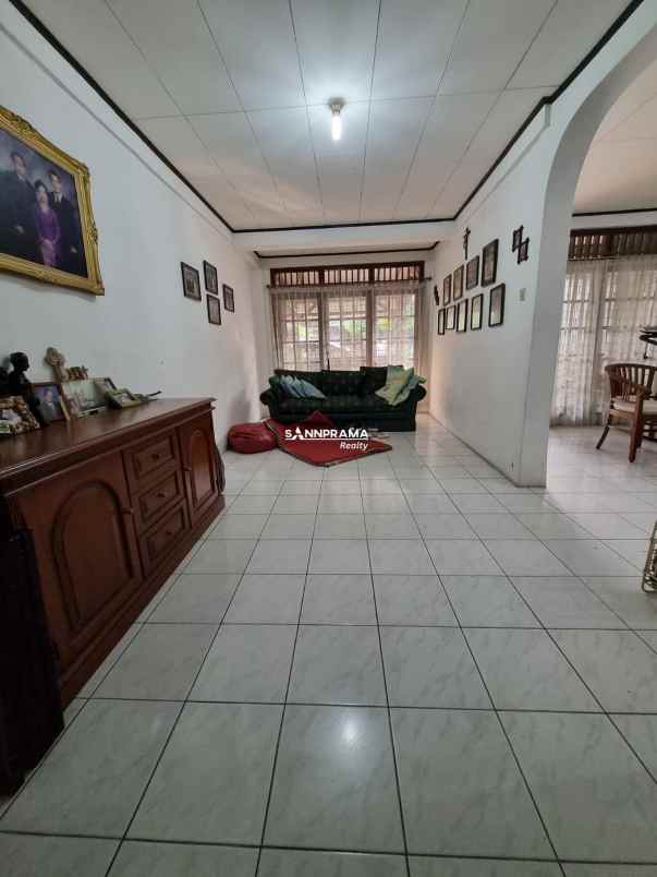 dijual rumah perumnas beji