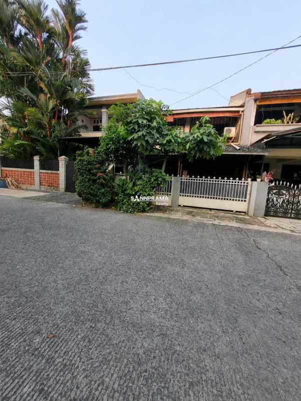 dijual rumah perumnas beji