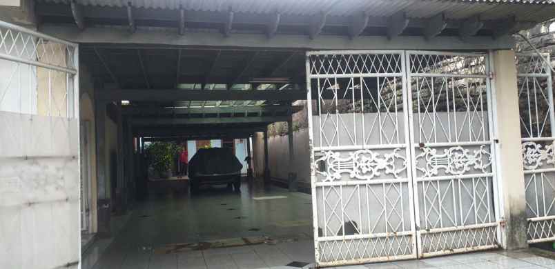 dijual rumah petukangan