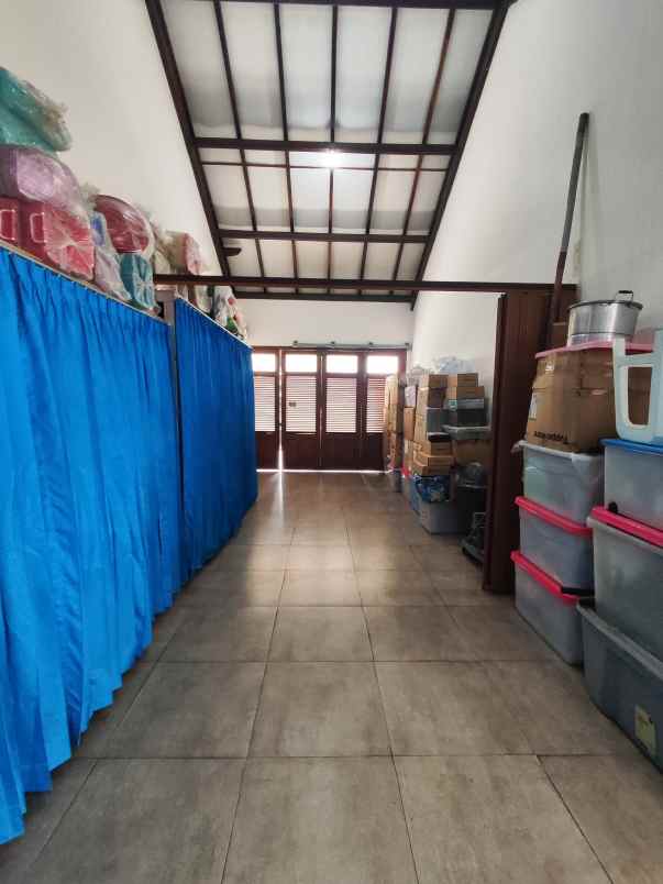 dijual rumah poltangan