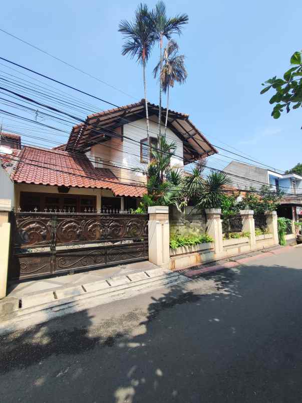 dijual rumah poltangan