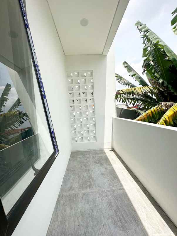 dijual rumah pondok bambu