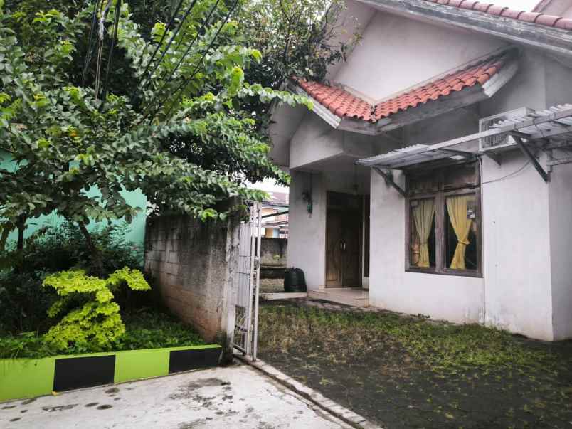 dijual rumah pondok bambu