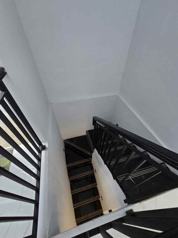 dijual rumah pondok kelapa jaktim